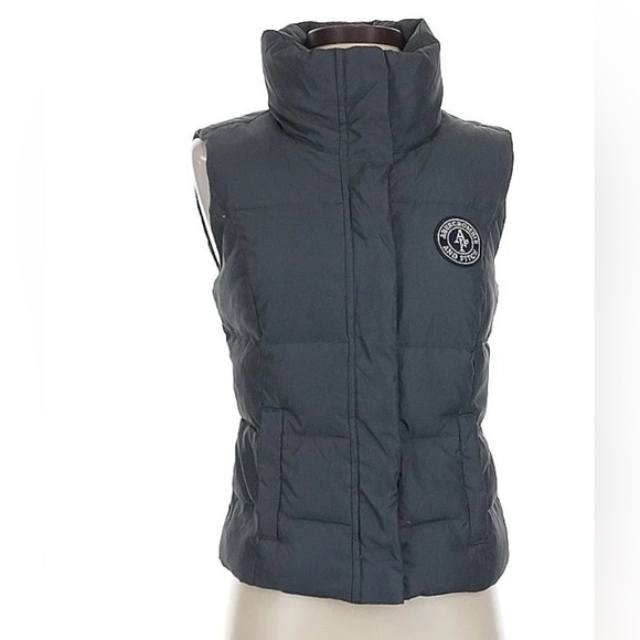 Abercrombie and Fitch Navy Blue Puffer Vest - Picture 2 of 6